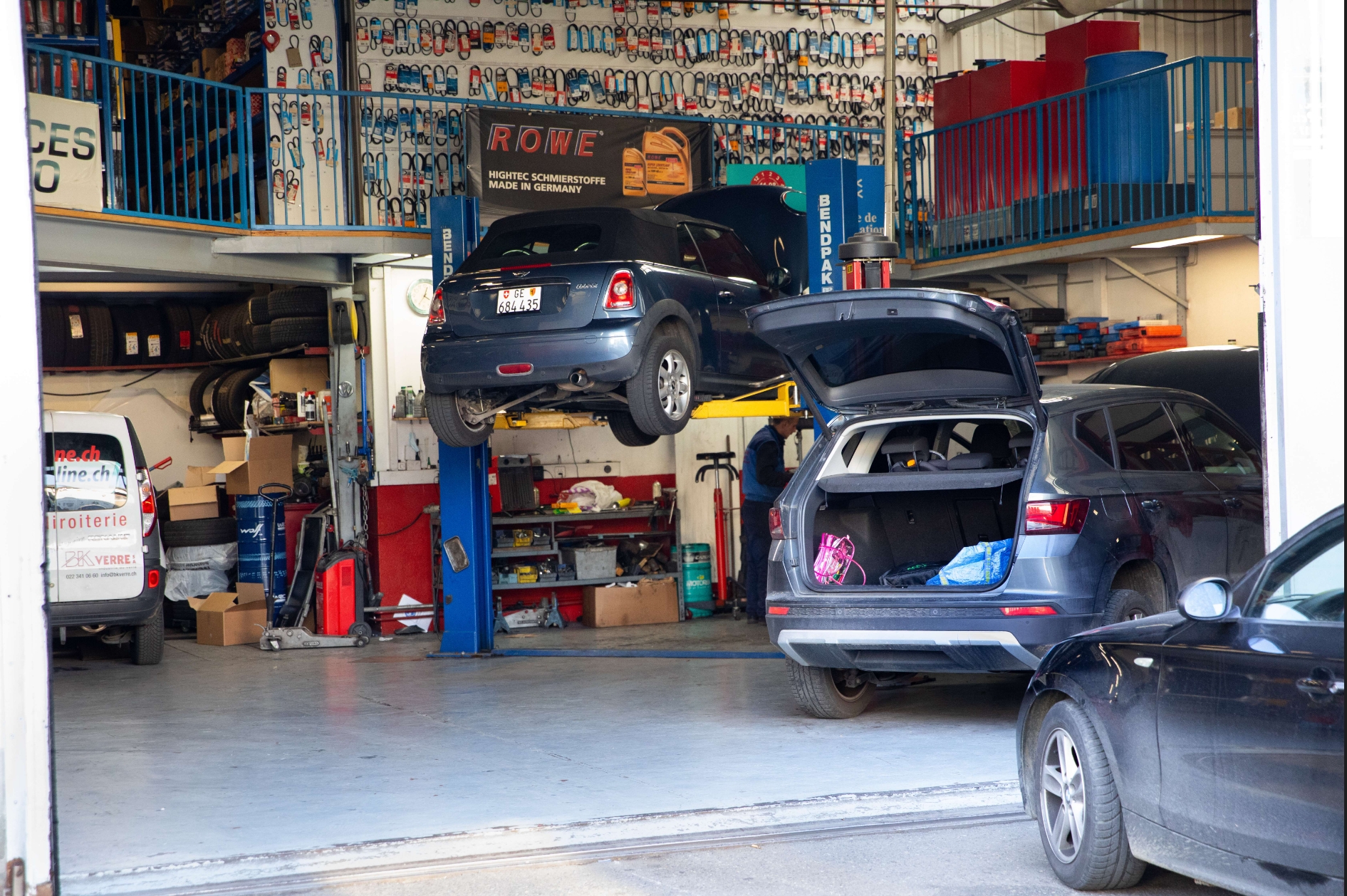 photo de l'atelier du garage sous un autre angle